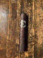 Load image into Gallery viewer, John Starks #3 Signature Series Cigar -  Corojo Maduro Box Press